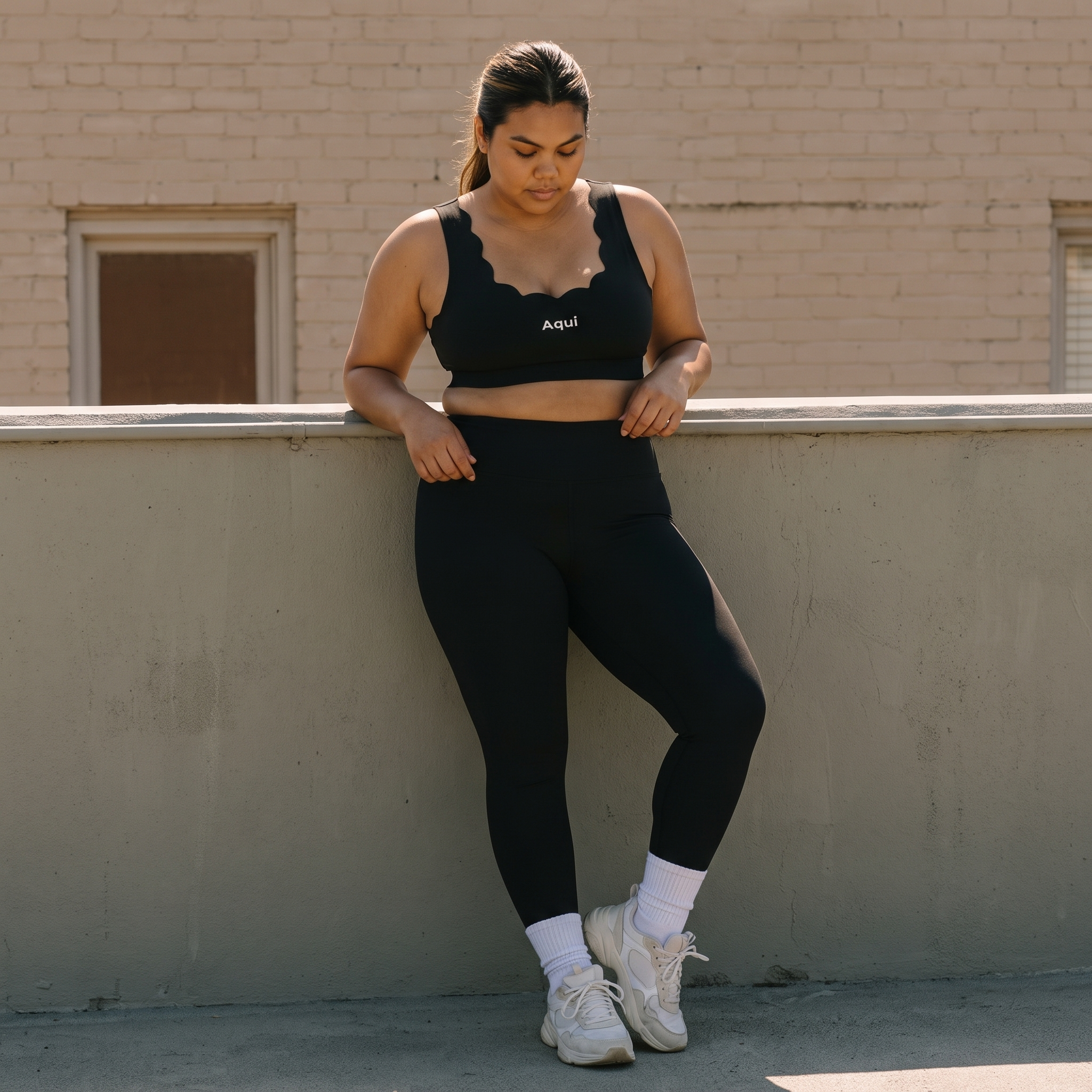 BLACK PETAL CROSS BACK SPORTS BRA